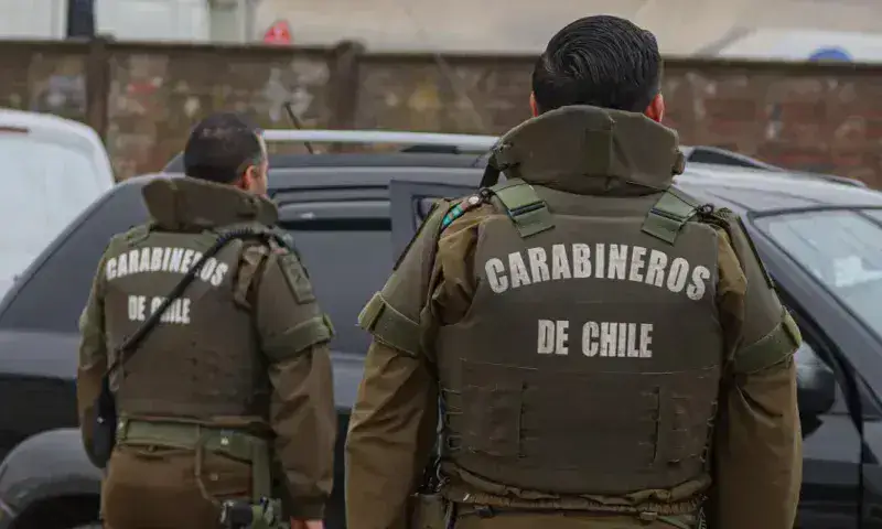 Venezolana denuncia que robaron su camioneta con su bebé dentro durante un atraco en Chile