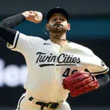 Pablo López consigue su ponche 200 de la temporada