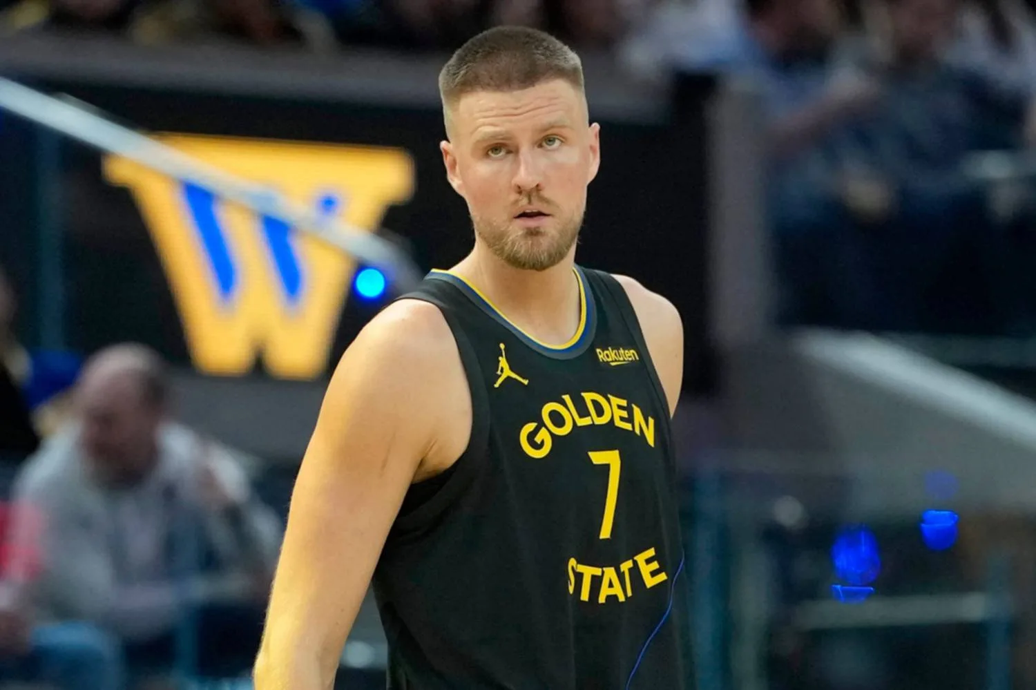 Milwaukee cierra la puerta a un cambio por Porziņģis