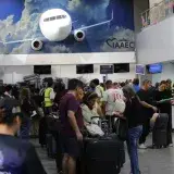 Seis aeropuertos mantienen vuelos internacionales tras daños