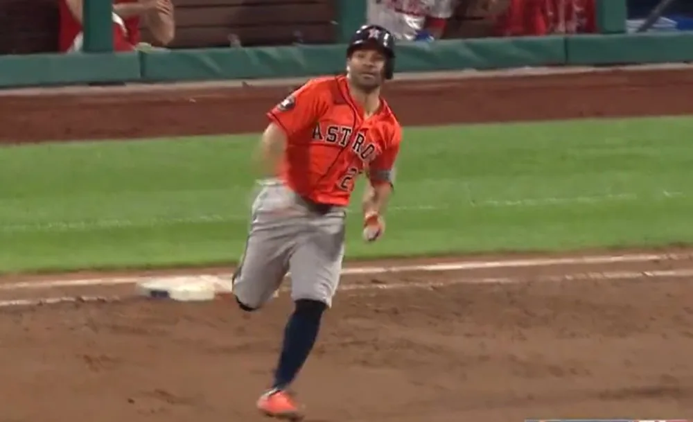 José Altuve conecta su hit 2.500 en las Grandes Ligas