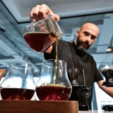 Café y cuerpo: estudio lo vincula con menos grasa y más músculo