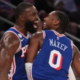 Maxey lideró a Filadelfia en el estreno ante Knicks