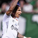 Rómulo Otero anotó en la derrota de Santos ante Chapecoense