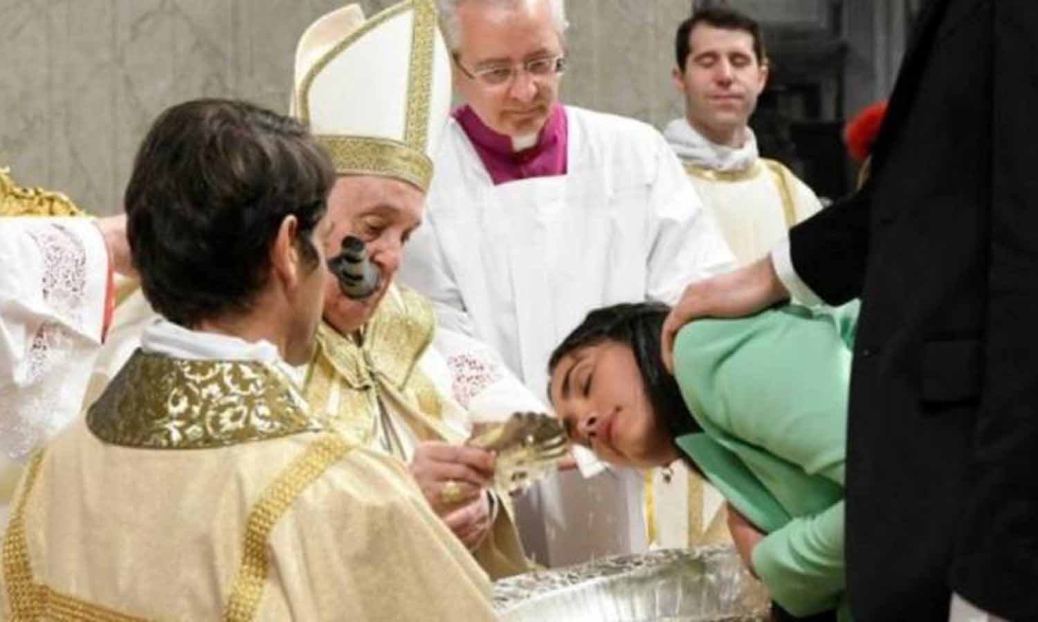El Papa bautiza a la exmissy modelo zuliana Biliannis Álvarez