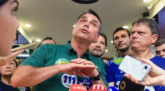 Flávio Bolsonaro cancela su asistencia al debate de TV Globo