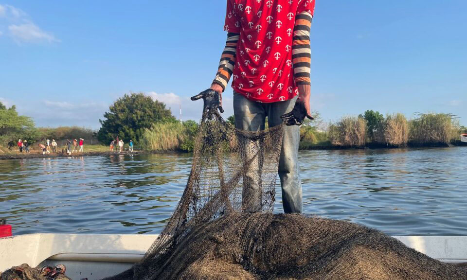 Petróleo fondeado en el Lago perjudica la pesca en San Francisco