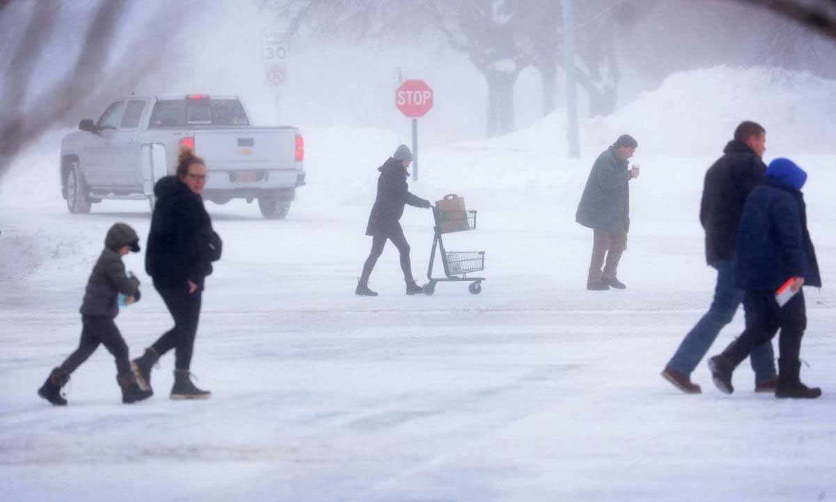 La ola de frío y la nieve impactan en gran parte de Estados Unidos
