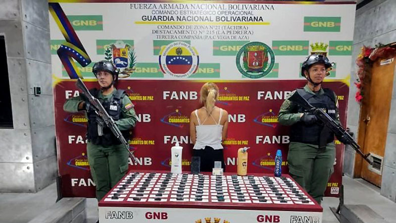 
			FANB capturó en Táchira a mujer con 100 dediles de cocaína		