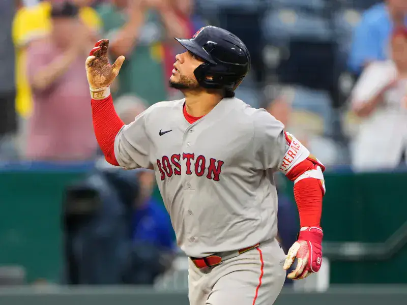 Contreras, Arráez y Chourio destacan entre los 10 mejores bateadores latinos