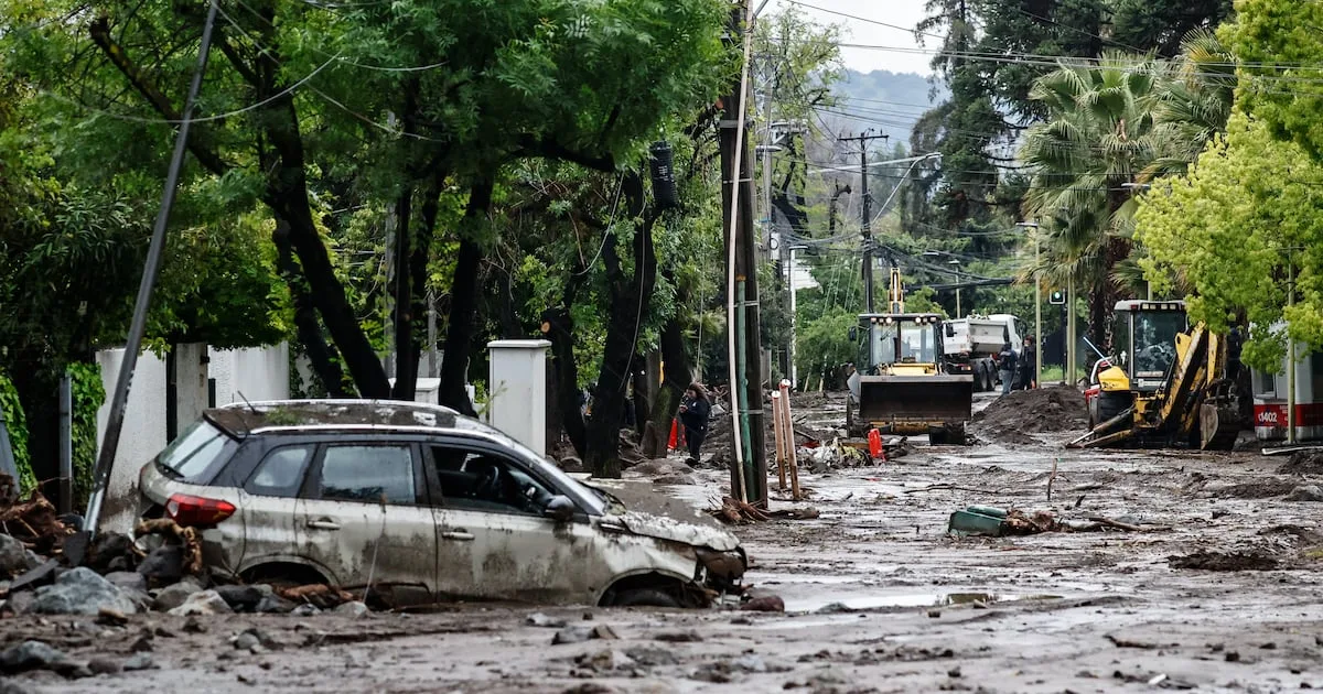 Aluvión en Las Condes: gobierno dice que la prevención resultó