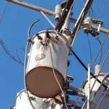 Vecinos de Villa Yenisha siguen sin luz tras daño a un transformador