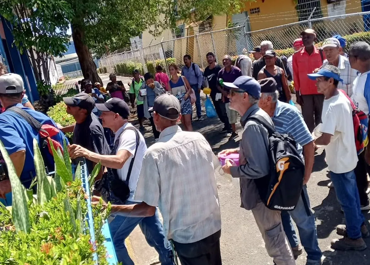 Fundación en Puerto Ordaz sostiene tres comedores con donaciones