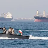 Irán advierte a Washington y veta buques de guerra en el Golfo