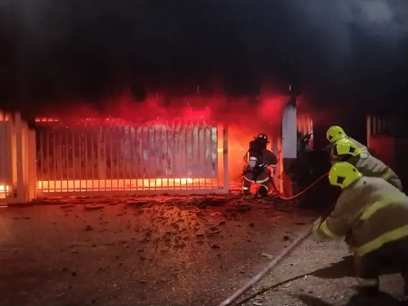 Bomberos de Maracaibo apagan en 25 minutos incendio que consumió