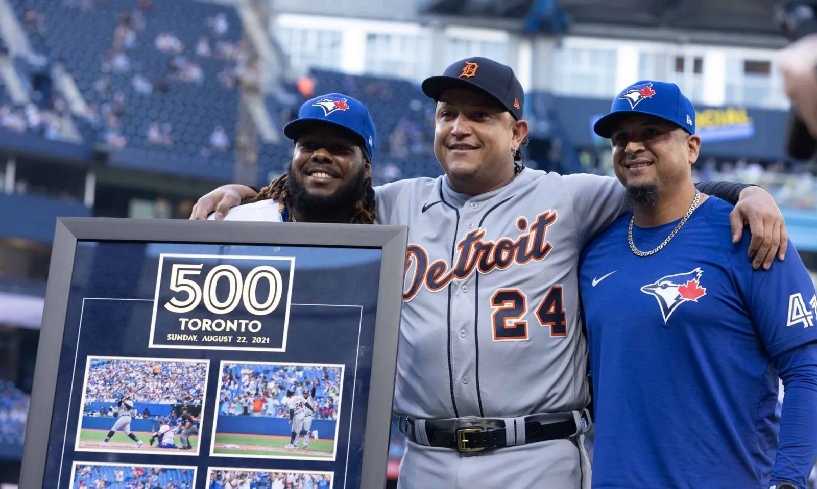 Toronto homenajea a Cabrera en su último juego contra los Azulejos