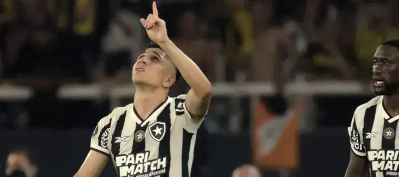 Savarino aportó dos goles en la histórica victoria de Botafogo en la Libertadores