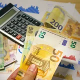 La UE pide bajar impuestos a la electricidad