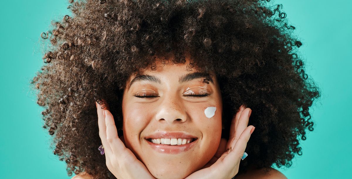 Descubre exactamente cómo aplicar tu crema para los ojos, según los expertos