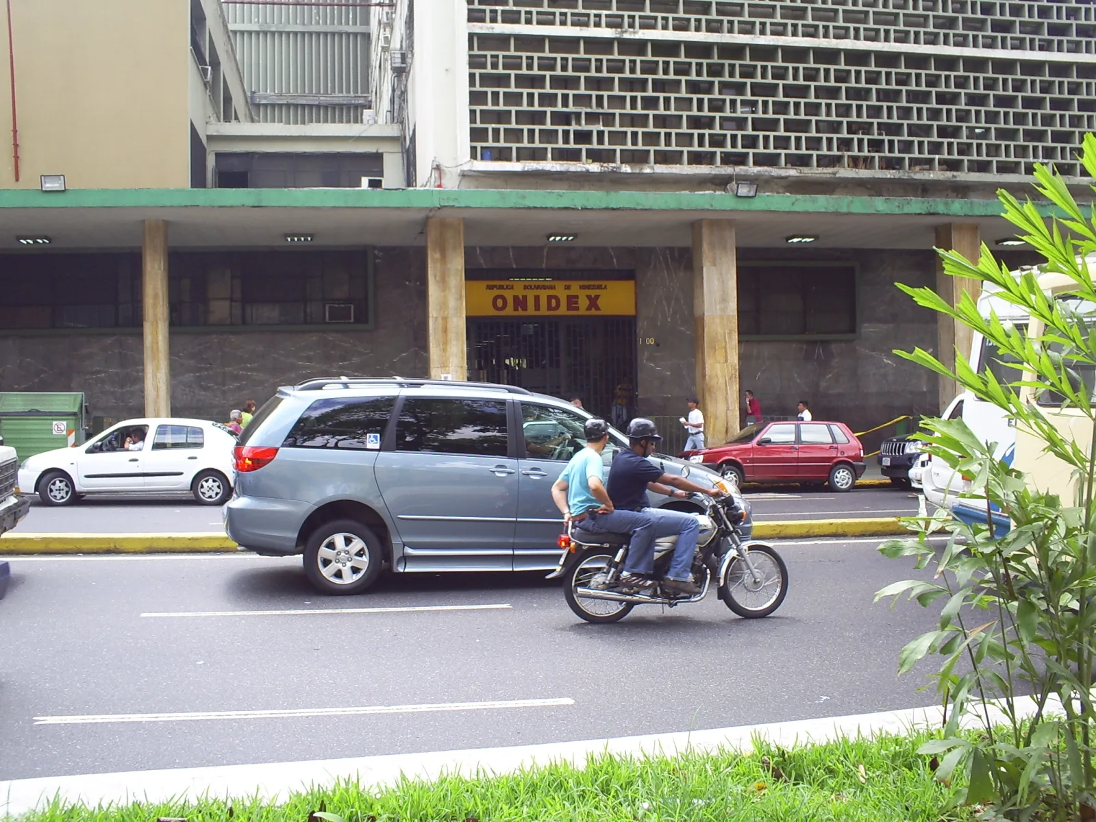 Saime modifica horarios en oficinas de Caracas y el interior