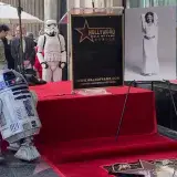Reconocen legado de Carrie Fisher con una estrella en Hollywood