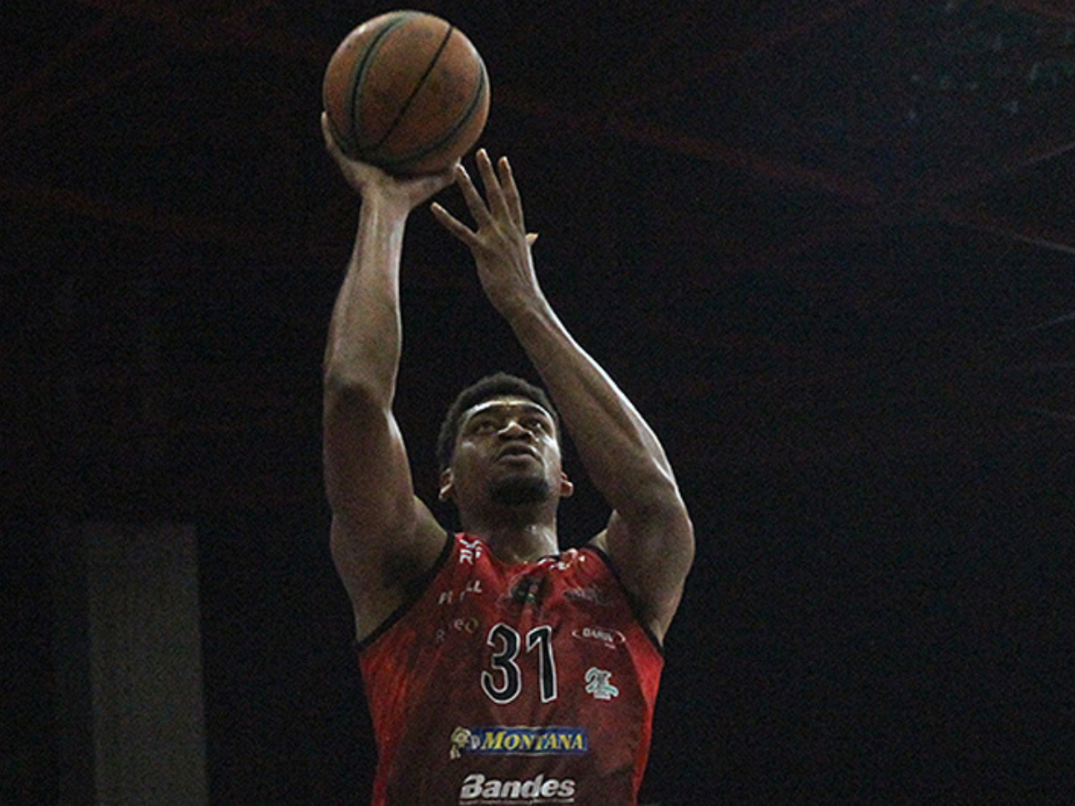 Tony Mitchell regresa a Cocodrilos