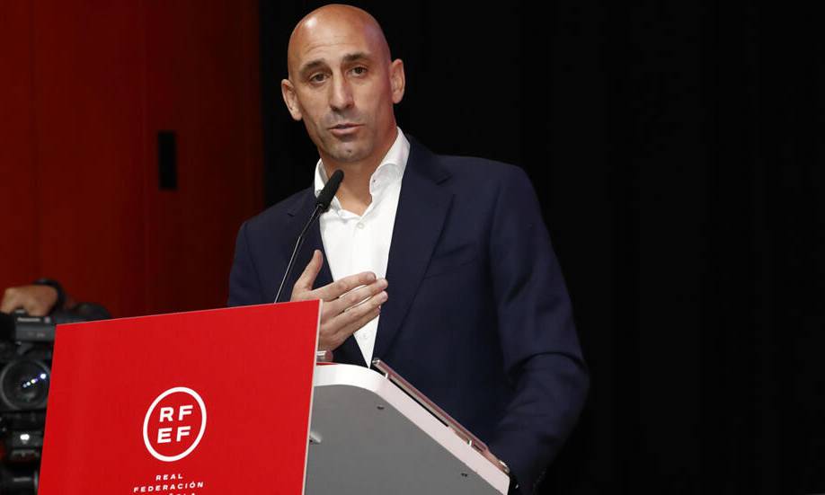 Juez cita para este viernes a Rubiales para declarar como investigado