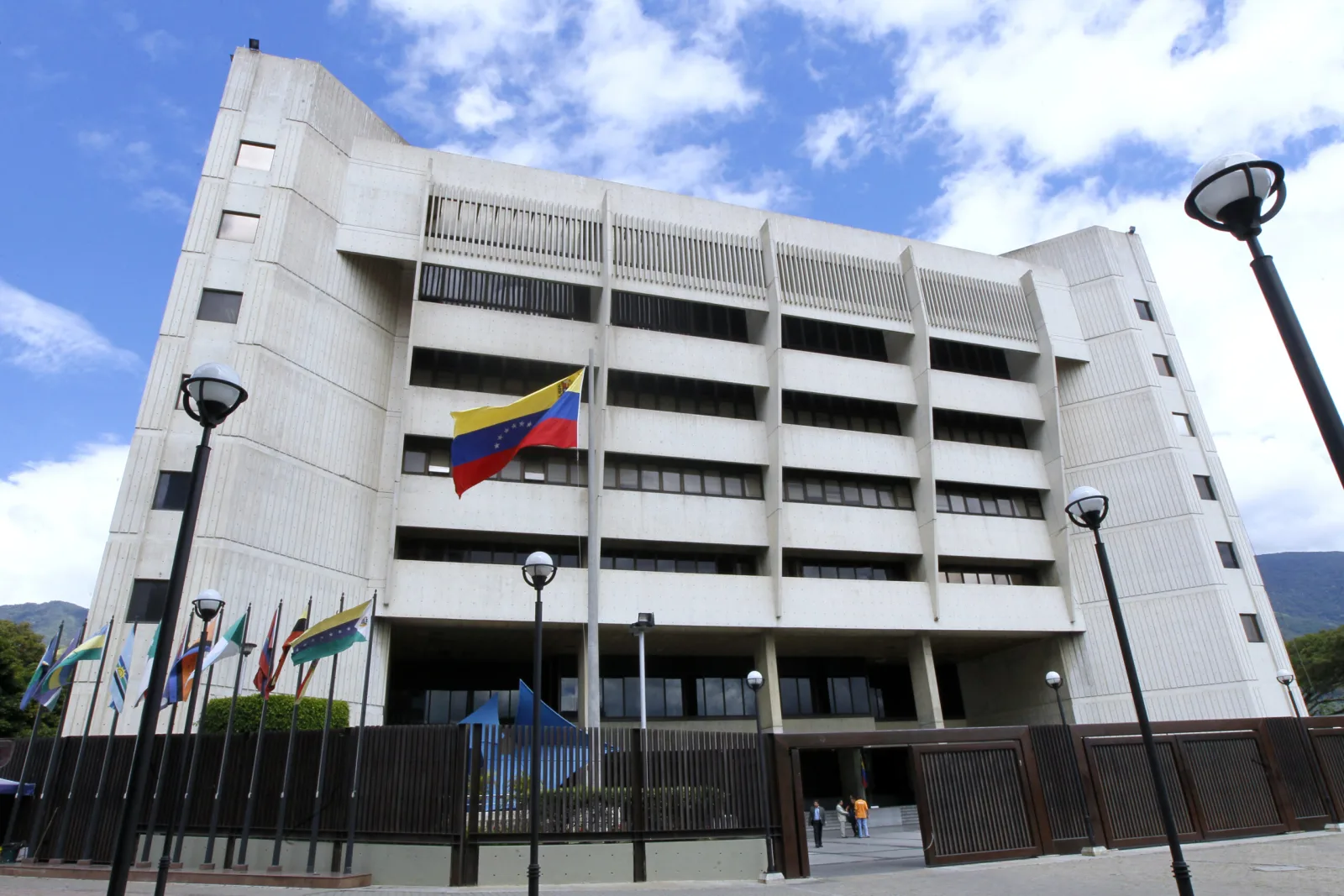 TSJ creó tres tribunales para procesar a agresores de mujeres