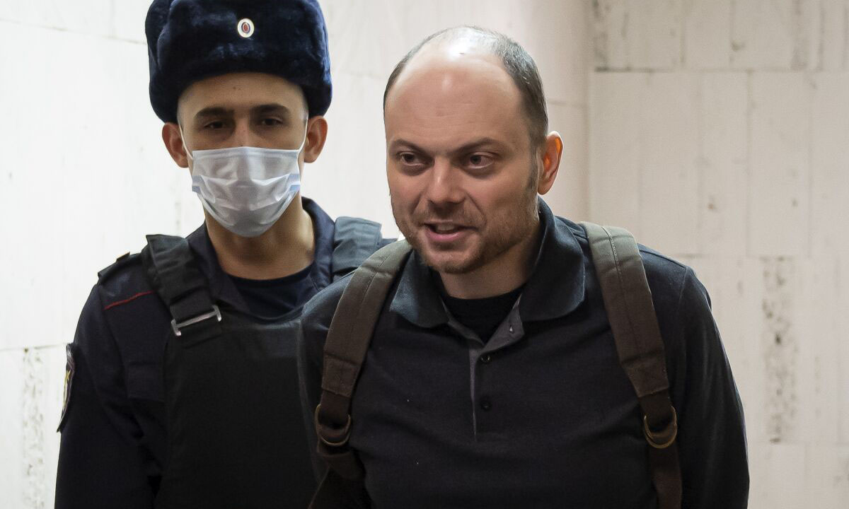 Condenan a 25 años de cárcel por traición al opositor ruso Kara-Murzá