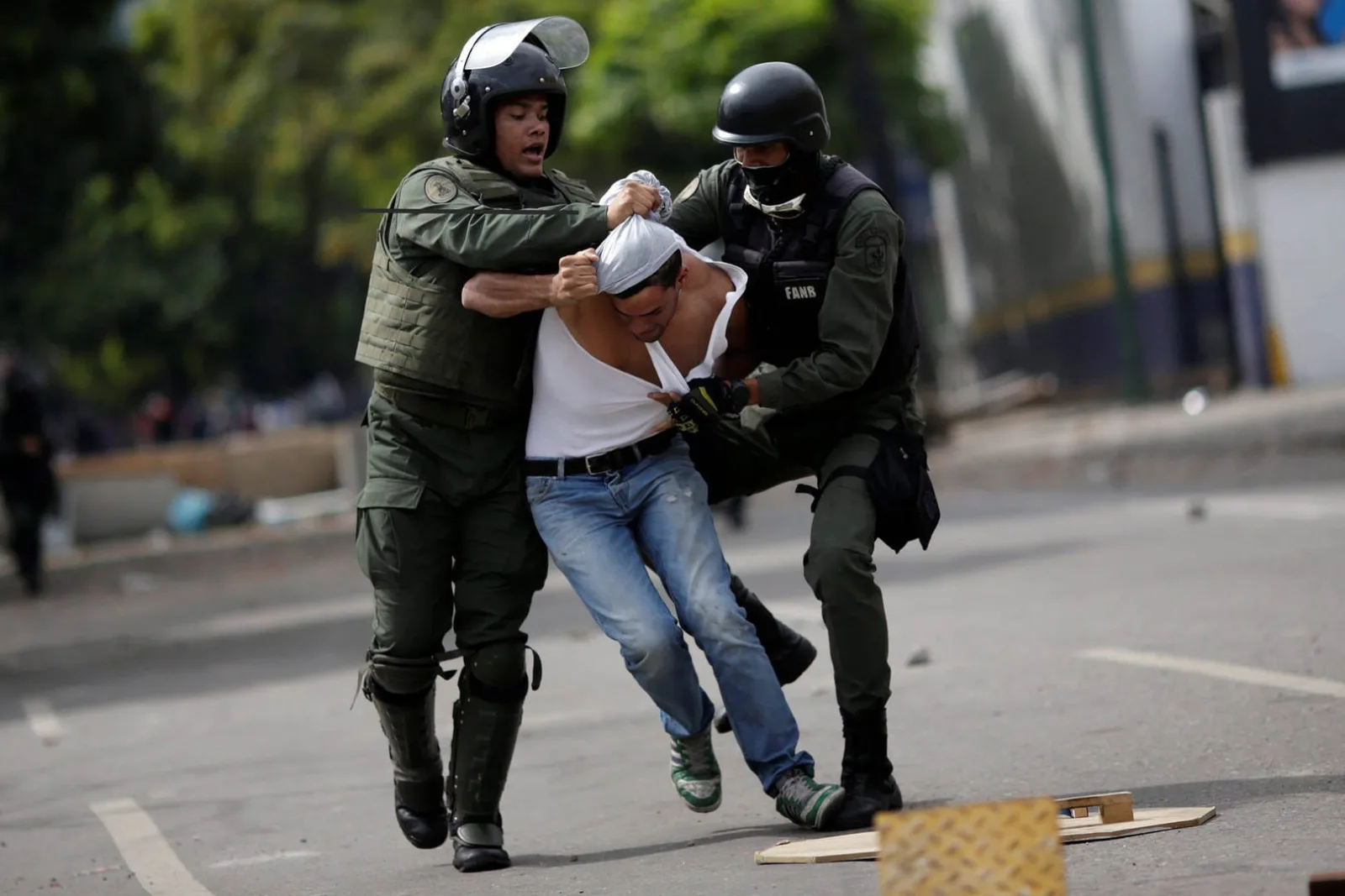ONG ven límites al veto de detenciones sin orden en Venezuela
