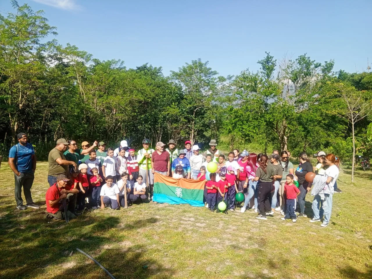 Reforestaron el cerro Quebrada Honda en Montalbán
