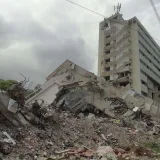 Rescatan en Caraballeda el cuerpo de un hombre sepultado por sismos