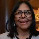 Delcy Rodríguez rindió homenaje a víctimas del sismo en inicio