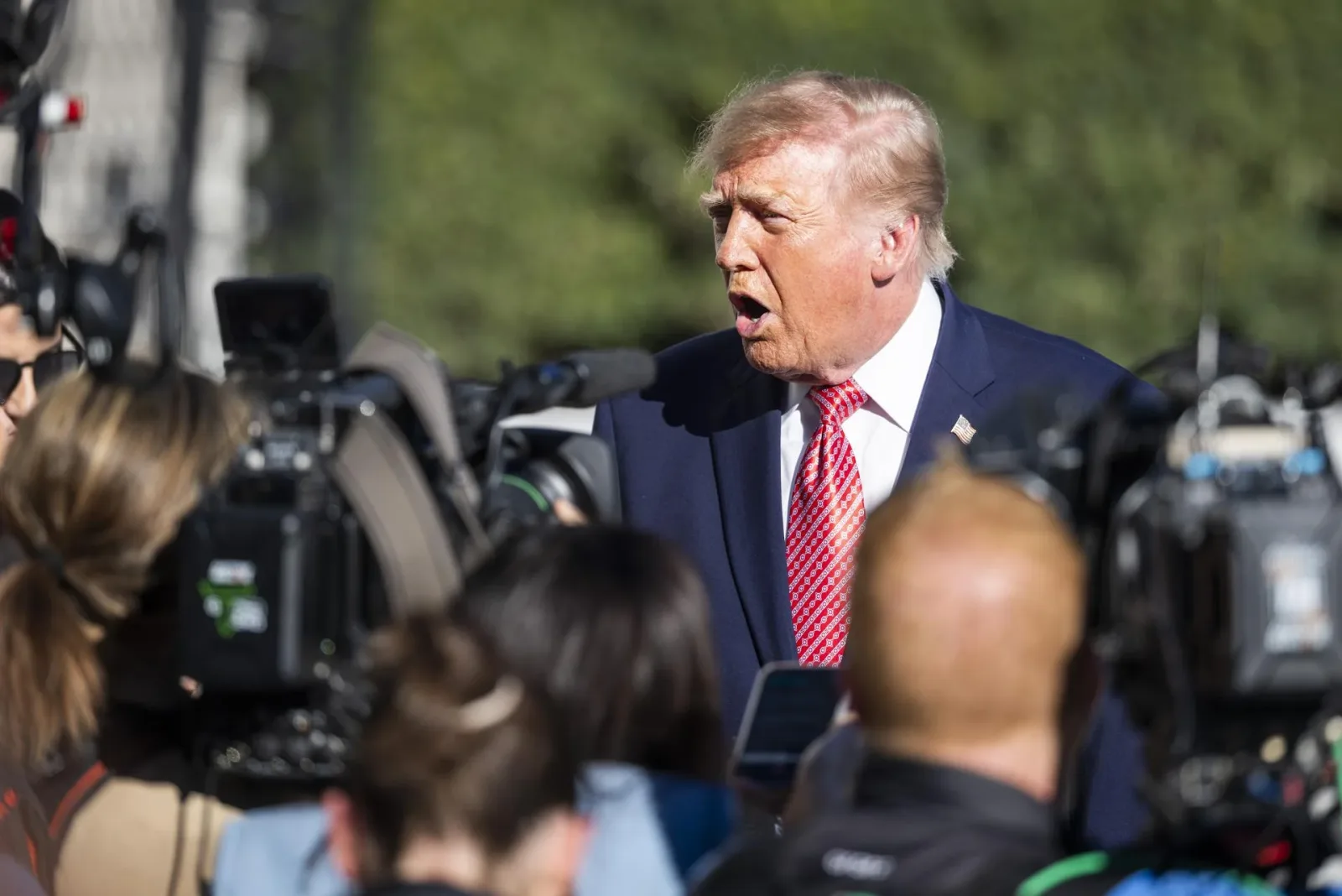 Trump ve interesante una elección entre Delcy Rodríguez y Machado