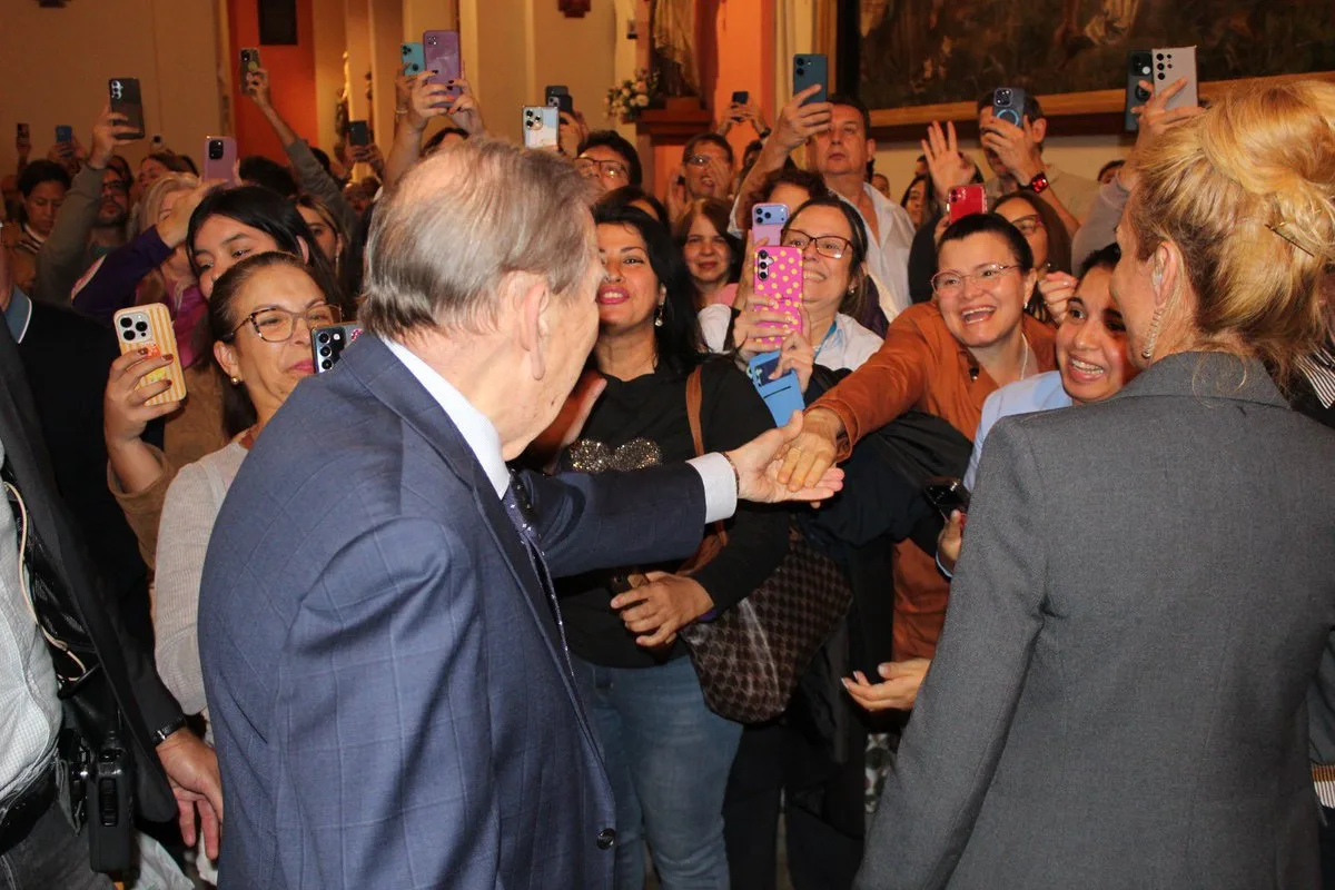 González pide convertir el regreso de Machado en un punto de unión