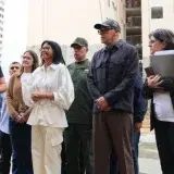 Gobierno promete 4.000 casas para damnificados por sismos