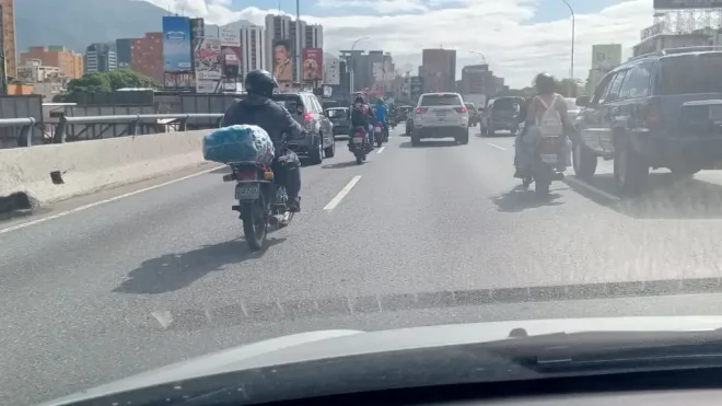 Qué infracciones pueden sancionar a los conductores de motos
