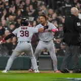 Cleveland reaccionó a tiempo y dejó la serie igualada 2-2