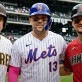 Ocho venezolanos compiten por el Guante de Oro 2026