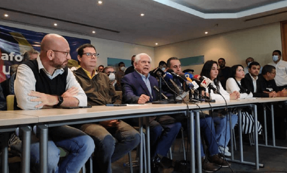 Oposición condena que Gobierno busque "impunidad" en el diálogo