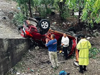 Un muerto y tres heridos tras vuelco en la recta de Azua