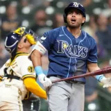 Cerveceros y Rays abren la Serie Mundial tras dominar sus ligas