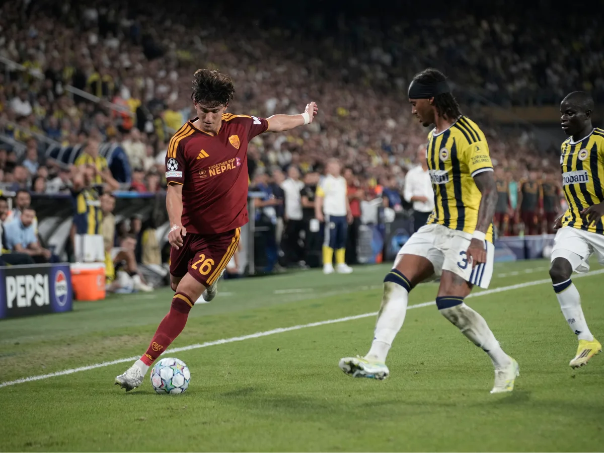Fenerbahçe frena a la Roma en su regreso a la Champions