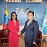 Hogares venezolanos comen a costa de medicinas y estudios