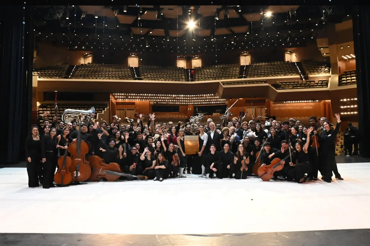 Teatro Teresa Carreño recibe distinción como patrimonio cultural