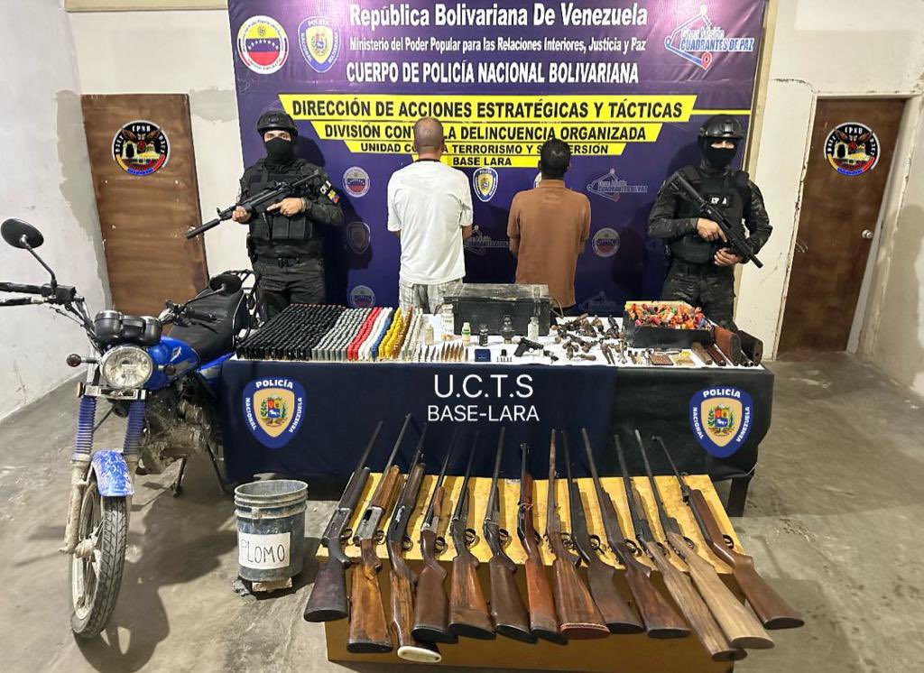 Agarran a 7 irregulares con material de guerra