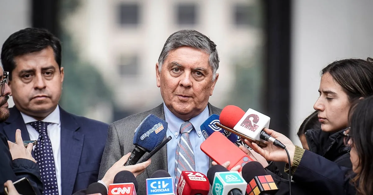 Alvarado busca devolver a Pedro Araya a la Comisión de Constitución