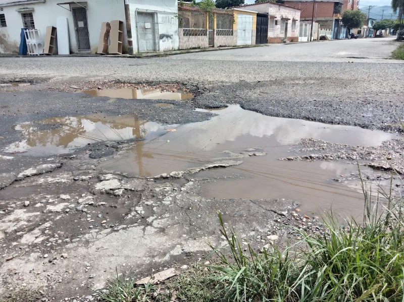 Vecinos de Bejuma piden reparar la vialidad dañada