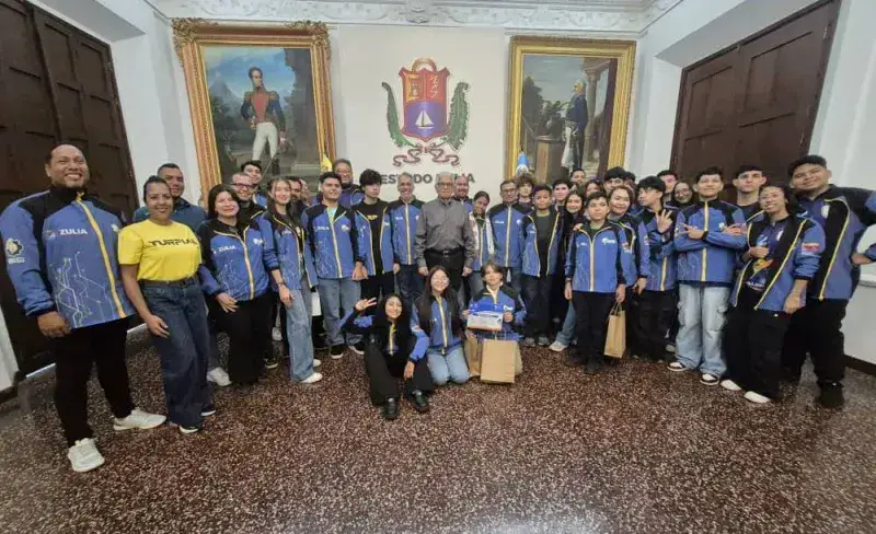 Zulia reconoce a jóvenes ganadores de la Olimpiada de Robótica Creativa