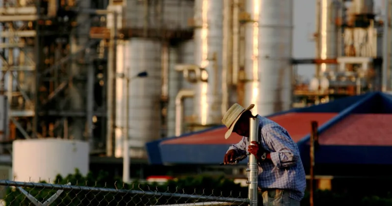 Pemex proyecta biorrefinería para combustible de aviación